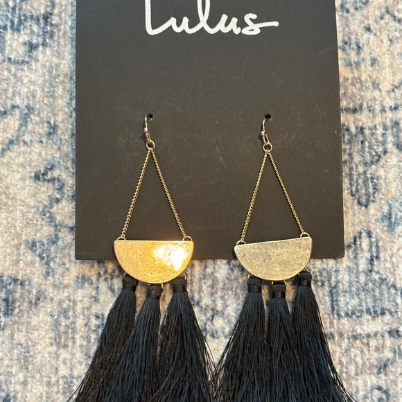 Lulus Black and Gold Fringe Dangle Earring NWT - Picture 3 of 4